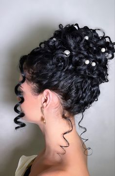 Natural Curly Bride Hair, Curly Hair Up, Honey Brown Hair, Curly Hair Videos, Curly Hair Updo, Short Curly Haircuts