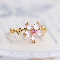 Japanese Peach, Cute Engagement Rings, Rose Gold Quartz, Rose Quartz Ring, Jewelry Lookbook, Fancy Jewelry, Cute Rings, Pretty Rings, Rose Quartz Crystal