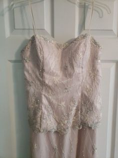 T Carolyn Boutique Dress Size 8 Beautiful Light Pink With Embroidery And Beads. | eBay Embroidery And Beads, Boutique Dress, Beautiful Lights, Boutique Dresses, See Pictures, Light Pink, Boutique, Embroidery, Beads