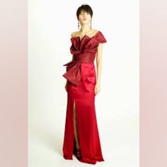 Origin: Usa$4,800 Oscar De La Renta Love Red Exclusive Silk Runway Gown Us 10 Gorgeous!!! Exclusive Red Silk Dress. Beautiful Design And Shape For Perfect Figure. Stunning Silk Fabric Like Fine Poetry. Front Have A Big Beautiful Bow Established. A True Piece Of Art. From Famous Oscar De La Renta. Fully Linned With Pure Silk. Beautifully Shaped, For Perfect Figur. Rare And Gorgeous Piece Of Art. Fine Tailor Work When You Want Just The Best. Back Zipper. Oscar De La Renta Give Us Pure Style And El Red Luxury Gown For Gala, Luxury Red Evening Dress, Red Pre-draped Dress With Fitted Bodice, Luxury Red Dress For Gala, Luxury Red Gala Dress, Red Satin Formal Evening Dress, Luxury Red Gown For Formal Occasions, Luxury Red Gown For Formal Events, Luxury Red Gown With Fitted Bodice