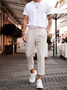 Stripped Pants Outfit, White Striped Pants Outfit, Stripe Pants Outfit, Vintage Outfits Men, Mens Summer Outfits, Dress Suits For Men, Outfits Hombre