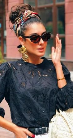 Pool Hairstyle Ideas Black, Pool Hairstyle Ideas, Beach Hairstyles Medium, Hair Scarf Styles, Head Scarf Styles, Pool Hairstyles, Beach Hair