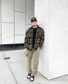 Mens Winter Fashion Flannel, Thanksgiving Outfit Men Streetwear, Mens Flannel Jacket Outfit, Flannels Outfit Guys, Aj1 Mocha Outfit Men, Navy Cargo Pants Outfit Men, Tan Flannel Outfit Men, Fall Fits Men Streetwear, Flannel Mens Outfits