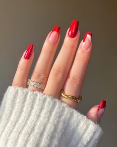 42+ Classy Simple Christmas Nail Ideas For 2025 - DrExplains Christmas Nails 2025, Simple Christmas Nail Ideas, Simple Christmas Nail Designs, Simple Christmas Nail, Christmas Nail Ideas