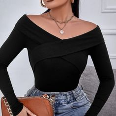 Off The Shoulder Top . Size Lg New In Bag Off The Shoulder Top Outfit, Blusas Crop Top, Full Sleeve Top, Black Lace Tops, Crop Top Shirts, Women T Shirts, Shoulder Shirts, Boho Tops, Women Tops