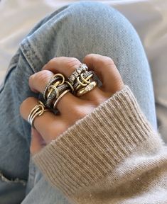 Promise Rings Aesthetic, Promise Ring Aesthetic, Gold Jewelry Aesthetic Y2k, Skincare Lifestyle, Mood Vibes, Beauty Skincare, Classy Jewelry