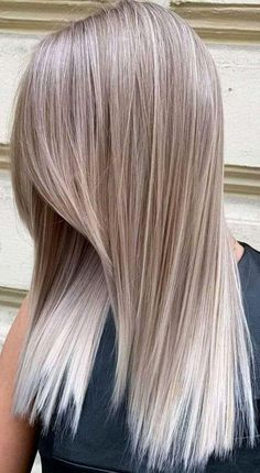 Platinový Blond, Beige Blonde Hair, Blonde Hair With Roots, Rambut Brunette, Ash Blonde Hair, Blonde Hair Inspiration, Blonde Hair With Highlights, Hair Shades