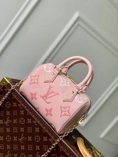 ?? SIZE : 20.5*13.5*12CM Luxury Bags Collection, Girly Bags, Luxury Purses, Fancy Bags, Pretty Bags, Chanel Black, Cute Bags, Womens Purses, Monaco