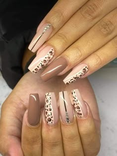 Nail Art Leopard, Ongles Beiges, Leopard Nail Designs, Pink Tip Nails, Nails Art Ideas, Nude Nail Designs, Fancy Nails Designs, Stylish Nails Designs