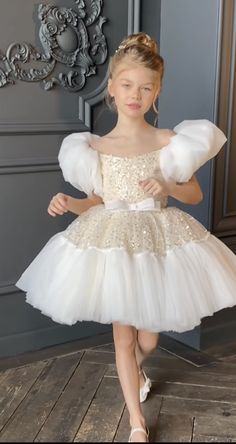 Mini Homecoming Dresses, Fashion Design Collection, Fashion Top Outfits, Kids Designer Dresses, Floral Dresses Long