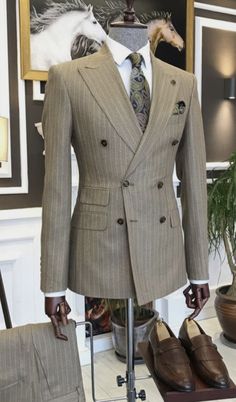 Expensive Suits Men, Expensive Suits Men Luxury, Suits Men Luxury, 3 Piece Suit Men Classy, Men Italian Style, Suit Display, Expensive Suits, Military Dress