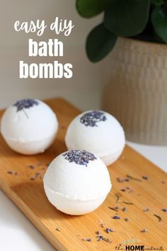 DIY shea butter bath bombs made with simple, natural ingredients. These are moisturizing, easy to make and extremely customizable. Enjoy a relaxing spa night or gift to a friend! Diy Liquid Soap, Diy Shea Butter, Bath Bomb Recipe Easy, Bath Boms Diy, Magical Bath, Shae Butter, Shea Butter Recipes, Bath Teas, Diy Bath Bomb