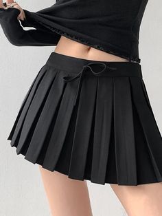 Low waist, Pleated skort, Color: White, Black, Grey Size: S, M, L Unit: CM Waist Hip Length S 68 88 28 M 72 92 29 L 76 96 30 1cm ≈ 0.3937 inchNote: There may be 2-3cm error due to manual measurement. If you need size help, please drop us a message, we'd love to help. Contact us at info@cutiekillshop.com for any questio Harajuku Fashion Kawaii, Goth Skirts, Gothic Skirts, Crop Top Sweatshirt, Uniform Fashion, Tank Top Camisole, Plus Size Skirts, Harajuku Fashion