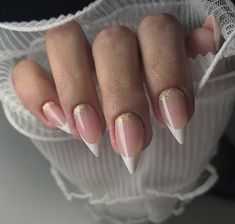 Faça uma renda de 2 mil a 5 mil reais com designer de unha e seja nail designer de sucesso tendo sua agenda lotada! Nail de sucesso / designer de unha Glitter