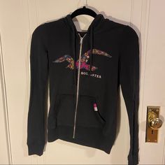 - Black Body With Multicolored Embroidered Graphic - Woven Drawstrings - Fleece Interior - Size Xs And Fits True To Size - Never Worn, Perfect Condition - Price Negotiable! Hollister Clothes, Hollister Jacket, Black Body, Hollister Tops, Hollister, Blankets, Black White, Womens Tops