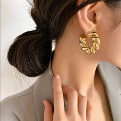 Brand New Women's Twisted Semi Hoop Earrings Genuine 14k Gold Plated 925 Sterling Silver (Stamped) 1.2" Size Comfortable & Lightweight Retail Price $295 Buy With Confidence From A Trusted Seller With A 99%+ Feedback Rating! A0143 (Id-1051-) Elegant Chunky Hoop Earrings As Gift, Elegant Chunky Hoop Earrings For Gift, Elegant Chunky Earrings For Everyday, Elegant Chunky Round Hoop Earrings, Chunky Hoop Huggie Earrings, Chunky Metal Hoop Earrings As A Gift, Chunky Small Hoop Metal Earrings, Elegant Chunky Earrings For Gift, Chunky Small Hoop Earrings For Gift