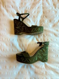 Shoe Ideas, Aesthetic Stuff, Diy Clothing, Aesthetic Shoes, Hello Beautiful, Crazy Shoes, Dream Clothes, Cute Shoes, Diy Clothes