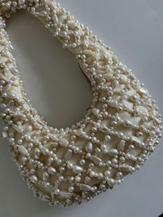 Pearl Bags Diy, Zara Pearl Bag, Bags For Wedding Outfit, Bag Beads Handbags, Pearl Bag Outfit, Bead Bag Pattern, Diy Pearl Bag, Beaded Bag Pattern, Beaded Bags Pattern