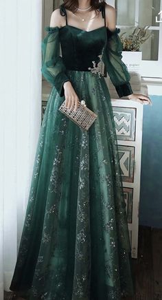 elegant dark green lace gown Prom Dress Yule Ball Slytherin Dress, Green Yule Ball Dress, Yule Ball Slytherin, Dark Green Ball Gown, Castle Photoshoot, Yule Ball Dresses, Trendy Gowns, Yule Ball Outfits, Yule Ball Dress