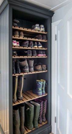 Vstupná Hala, Laundry Room/mud Room, Home Laundry Room, Mudroom Decor, Mudroom Laundry Room, Mud Room Storage, Mudroom Ideas, Mudroom Design, Mudroom Laundry