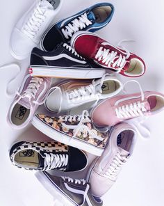 Vans never go out of style Vans Collection, Skateboard Style, Baby Pink Shoes, Cute Vans, Tenis Vans, Shoe Inspo, Skateboarder, Red Sneakers, Vans Sneakers