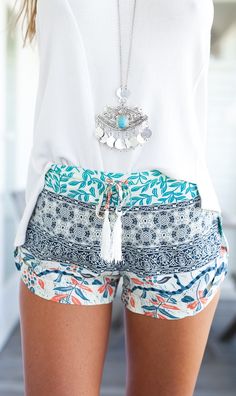 Online Fashion Boutique | Patterned Shorts and turquoise Mode Tips, Weather Outfits, Outfits 2016, Spring Summer Trends, Online Fashion Boutique, Moda Vintage