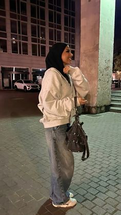 Hijabi Outfits School, Hijabi Winter Outfits, Hijab Fashion Summer, Hijabi Fits, Modest Casual Outfits, Street Hijab Fashion, Modesty Outfits, Muslim Outfits Casual, Modest Summer Outfits