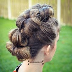 A fun bun hawk style, something different!  #bunhawk #fun #bun #braids #updo Formal Bun Hairstyles, Formal Bun, Types Of Buns, Blonde Bun, Cute Bun Hairstyles, Bantu Knot Hairstyles, Belle Hairstyle, Chignon Bun, Big Bun Hair