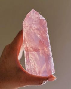 Crystals Energy, Rose Quartz Tower, Quarts Crystal, Beyond Grateful, Crystal Aesthetic, Fairy Aesthetic, Mineral Spirits, Fancy Makeup, Pretty Rocks