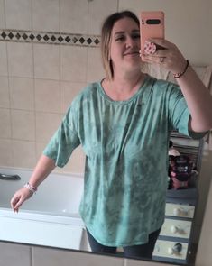 A WOMAN has revealed how she shed a whopping six stone whilst still enjoying a cheeky McDonald’s, KFC and Nando’s. After breaking her wrist in 2023, Latoyah Egerton, 36, from Exeter, found herself unable to cook and resorted to ready meals, which caused her weight to balloon to around 20 stone (127kg) by December that year. Before […]