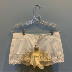 Fun Summer White Cotton Shorts From Lucky Brand (Size 26). Never Worn, With Tag! White Bohemian Shorts With Crochet Trim, Bohemian White Fitted Shorts, White Cotton Shorts With Crochet Trim, White Embroidered Summer Shorts, White Free People Shorts, White Summer, Lucky Brand, White Cotton, Cotton Shorts