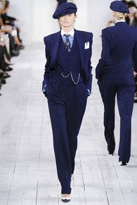 Ralph Lauren Spring 2010 Ready-to-Wear Collection - Vogue Women In Suits, Dandy Look, Dandy Style, Tomboy Fashion, Tailored Suits, Menswear Inspired, Suit Fashion