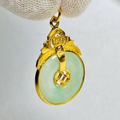 Vintage Chinese 14K Yellow Gold Jade Pale Green Pi Disk Pendant Disk measures approx. diameter 17 mm Stamped 14K Bail will fit up to 3.5 mm chain Total weight approx. 3.08 g Excellent preowned condition, please see photos for detail Antique Jewelry Necklace, Chinese Jewelry, Disc Pendant, Pale Green, Vintage Watches, Antique Jewelry, Vintage Antiques, Jewelry Necklace Pendant, Jade