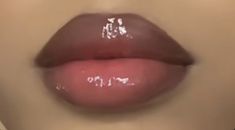 Quince Lip Makeup, Lip Looks Aesthetic, Lip Combos Aesthetic, Lip Combo Small Lips, Prom Lip Makeup, Soft Pink Lip Combo, Two Toned Lips Makeup, Round Lips Aesthetic, Lips With Lipgloss