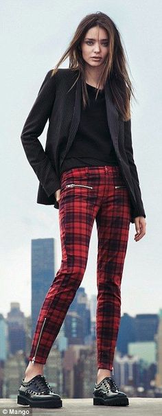 Styl Grunge, Check Pants, Anna Dello Russo, Spanish Fashion, Look Rock, Punk Inspiration, Checked Trousers, Glam Style