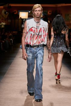 Dsquared2 - Spring 2024 Ready-to-Wear https://www.vogue.com/fashion-shows/spring-2024-ready-to-wear/dsquared/slideshow/collection#23 Summer Fashion Week, 2024 Menswear, Spring Denim, Model Lifestyle, Spring Summer 2024, Mens Spring, Fashion Show Collection, Spring 2024, 2024 Collection