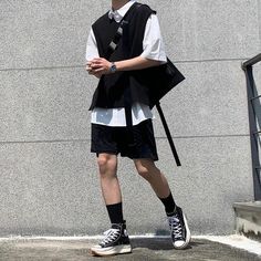 Men Outfits Preppy, Converse Run Star Hike Outfit, Kawaii Boy Outfits, Masculine Outfits, Shorts And Converse, Converse Run Star Hike, Mens Shorts Outfits, Converse Run, Run Star Hike