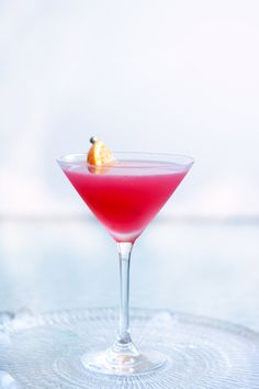 Roohafza Recipe, Rooh Afza, Cosmopolitan Drink, Beautiful Drinks, Vodka Ice, Indian Drinks, Famous Cocktails, Lemon Drops, Pretty Cocktails