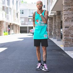 Nba Jersey Outfit, Basketball Jersey Outfit, Football Jersey Outfit, Nba Fashion, Jordan Outfit, Hype Clothing, Mens Summer Outfits, Swag Outfits Men, Basketball Clothes