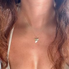 Gorgeous natural Shark tooth necklaces. Choose from Waterproof Gold, 925 Silver or Copper. Wear one on its own or layer them together! Silver Shark Tooth Necklace, Shark Tooth Necklace Aesthetic, Beachy Wallpapers, Shark Teeth Jewelry, Shark Jewelry, Eine Rose, Silver Shark, Shark Necklace, Shark Tooth Necklace