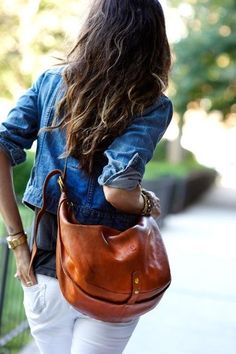 Cake Chanel, Brown Leather Shoulder Bag, Blue Denim Jacket, White Pants, White Denim, Personal Branding, Look Fashion, Passion For Fashion