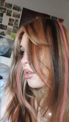 Blonde Hair Color Ideas Pink Highlights, Dyed Framing Pieces Hair, Brown And Pink Striped Hair, Pink And Blonde Hairstyles, Ginger Blonde And Pink Hair, Pink Blond And Brown Hair, Pink And Blonde Streaks, Y2k Pink Highlights, Ginger Pink Highlights