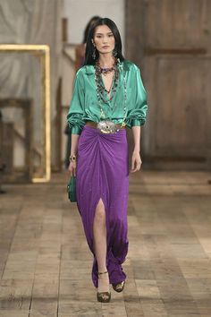 Ralph Lauren Ready To Wear Spring Summer 2024 New York – NOWFASHION Ralph Lauren Fashion Show, Ralph Lauren Fashion, French Dress, Purple Outfits, Kendall Jenner Outfits