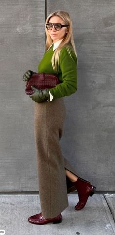 Brown Skirt And Sweater Outfit, Turtleneck Outfit Ideas, Turtleneck Outfit, Interview Outfit, Autumn Street Style, Winter Outfits For Work, Fashion Attire, Fashion Mistakes, Autumn Outfit