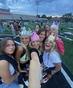 Drake Senior Crown, Senior Hangout Ideas, Senior Crown Ideas Taylor Swift, Senior Picture Prop Ideas High Schools, Fun Senior Things To Do, Senior 2024 Ideas, Senior Year Vibes, Senior Crown Ideas 2024, Professional Cheer Pictures