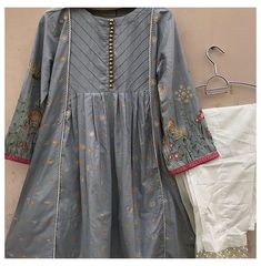 Trouser Designs Pakistani 2020, Trouser Designs Pakistani, Beautiful Neck Designs, Sleeves Kurti, Design For Kurti, Kurti Neck Design, Dress Designing Ideas, Designers Dresses