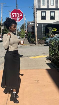 @lwameyy Modest Black Women, Black Jean Skirt Outfit, Earthy Outfits Aesthetic, Modest Girly Outfits, Black Jean Skirt, Jean Skirt Outfits, Brown Skirts, Earthy Outfits, Dinner Outfits