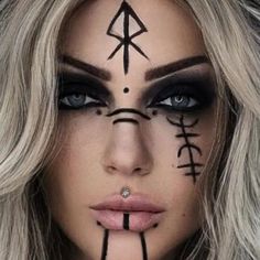 Viking Look Woman, Viking Seer Makeup, Viking Warrior Face Paint, Women’s Viking Makeup, Nordic Makeup Viking, Viking Costumes Female, Viking Makeup Women, Hekate Makeup, Viking Costume Makeup