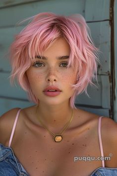 Bleach Hair Dye, Pink Short Hair, Hair Colour Ideas, Pink Ombre Hair, Hairstyles For Ladies, Extension Hair, Hair Color Techniques