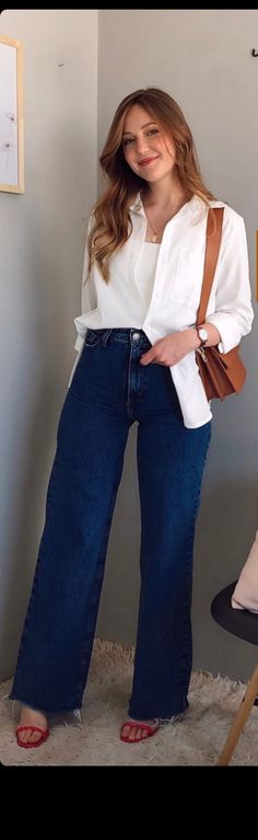 Daily University Outfits, Going To The Market Outfit, Deep Blue Jeans Outfit, Semi Formal Outfits For Women Summer, Uni Summer Outfits, Journalist Outfit, Estilo Basic, Aditi Rao Hydari, Aditi Rao